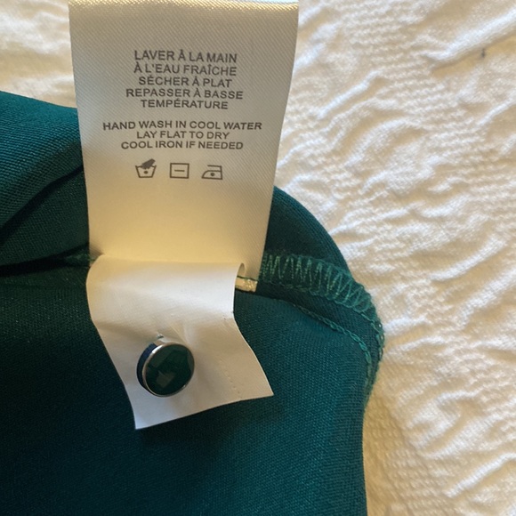 Rachel Zoe long sleeved green satin blouse with v neck. Blouson sleeves. Med💚💚 - Picture 17 of 17